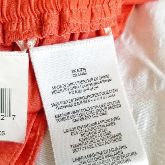 BCBG Coral shorts w/ pockets - Picture 5 of 6